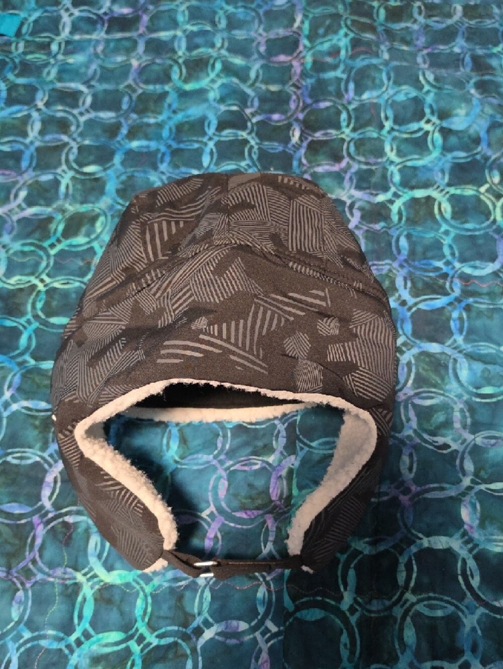 Fanatics Adult Black and Cream Faux-Sherpa Pilot Hat with Red Logo - Picture 2 of 3